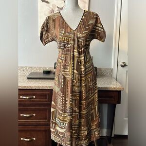 New NWT J.JILL Brown 100% Silk Dress lined colors Brown, blue,cream..Size 4